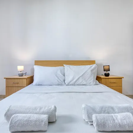 Spacious 3-bedroom In St'pauls *