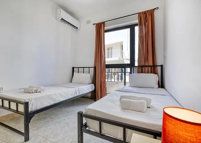 Spacious 3-bedroom In St'pauls * St. Paul's Bay