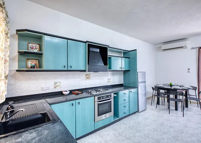Spacious 3-bedroom In St'pauls Apartamento