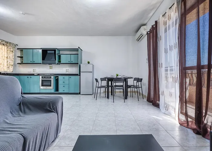 Apartamento Spacious 3-bedroom In St'pauls St. Paul's Bay