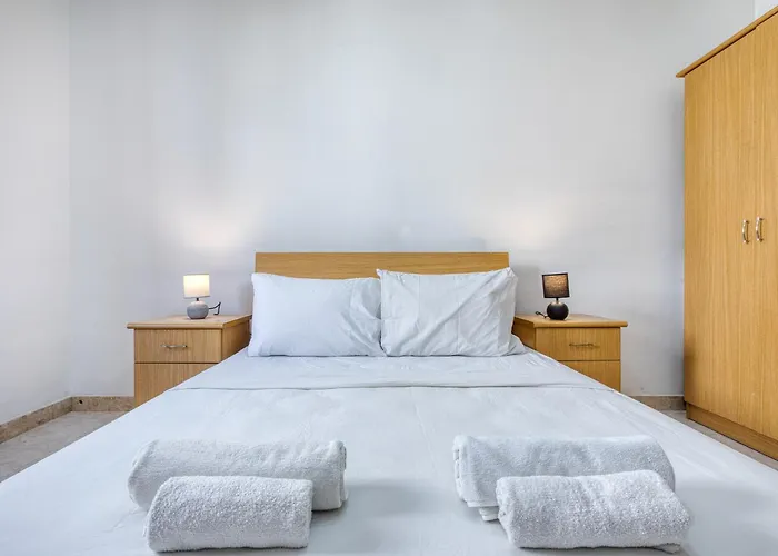 Spacious 3-bedroom In St'pauls *